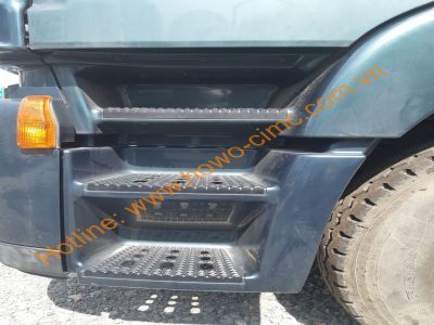 ốp bậc lên xuống xe đầu kéo hongyan 