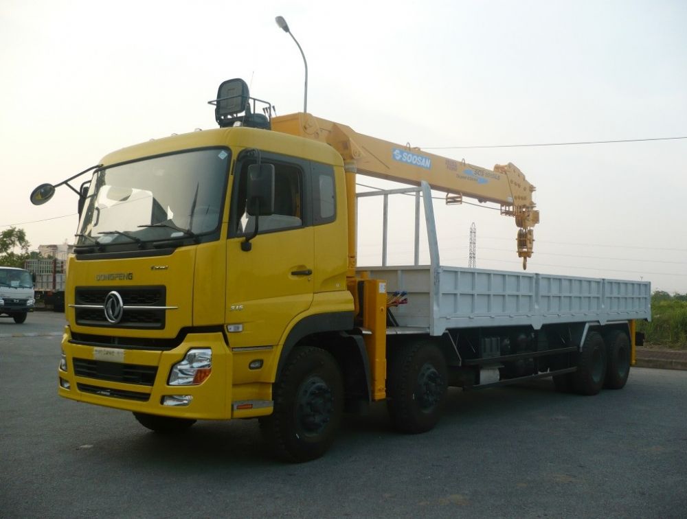 xe dongfeng gắn cẩu soosan