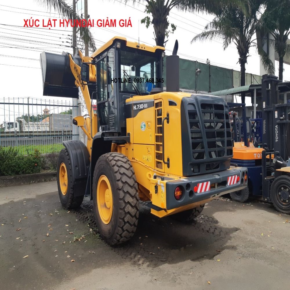 Xe xúc lật Hyundai 2,2 khối