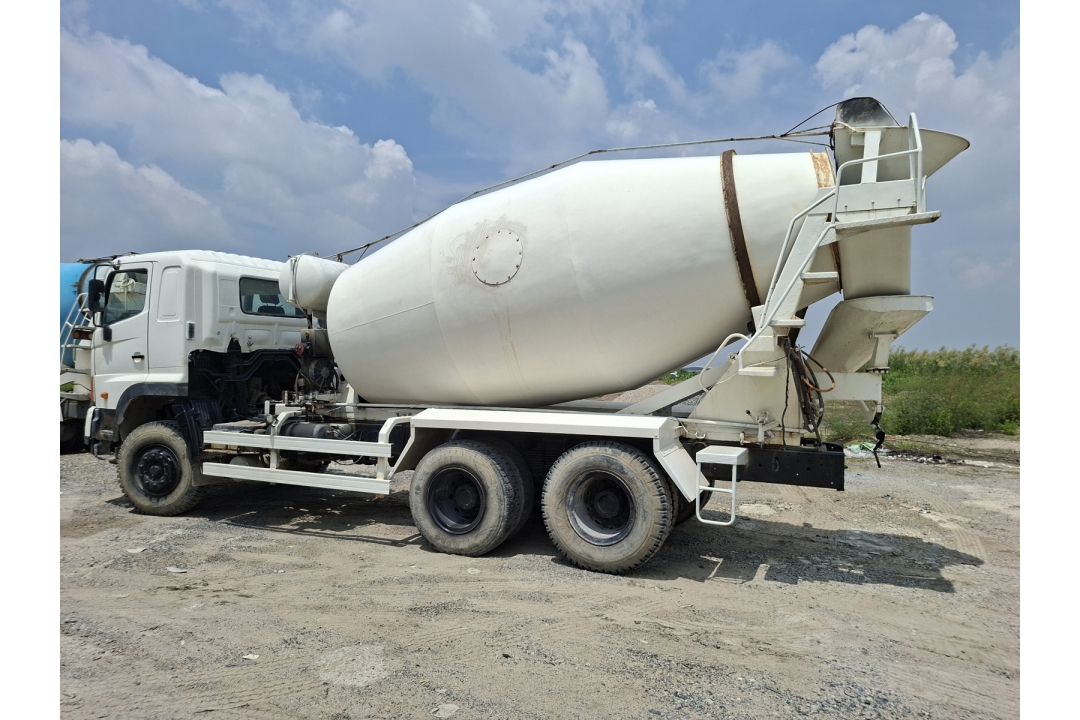 Xe trộn bê tông hino cũ đời 2014