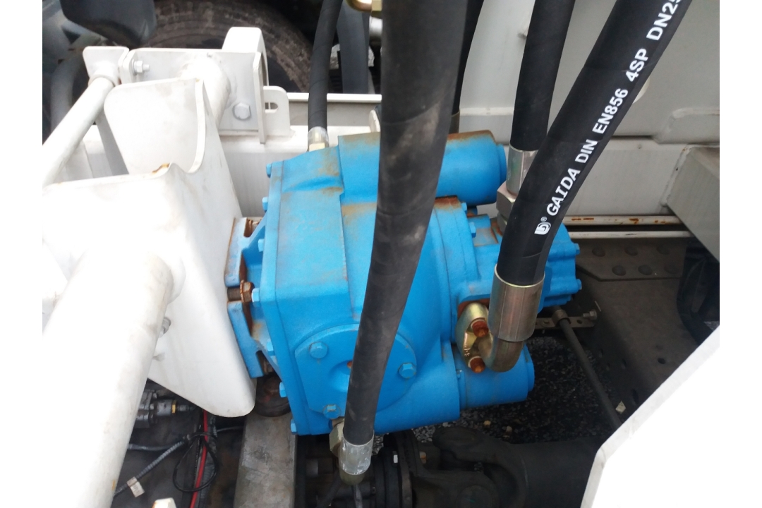 Xe trộn bê tông howo