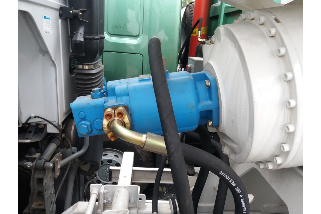 Xe trộn bê tông howo