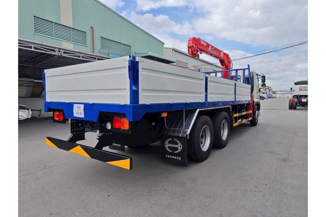 Xe cẩu Hino FL 5 tan