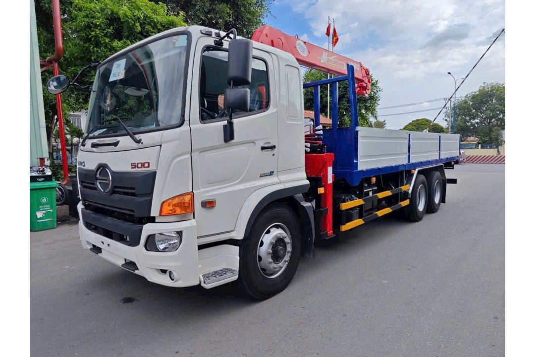 Xe cẩu Hino FL 5 tan
