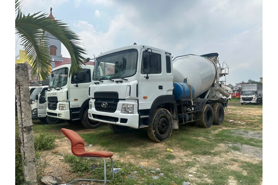 Xe trộn bê tông Hyundai HD270 cũ, đời 2010, 2015