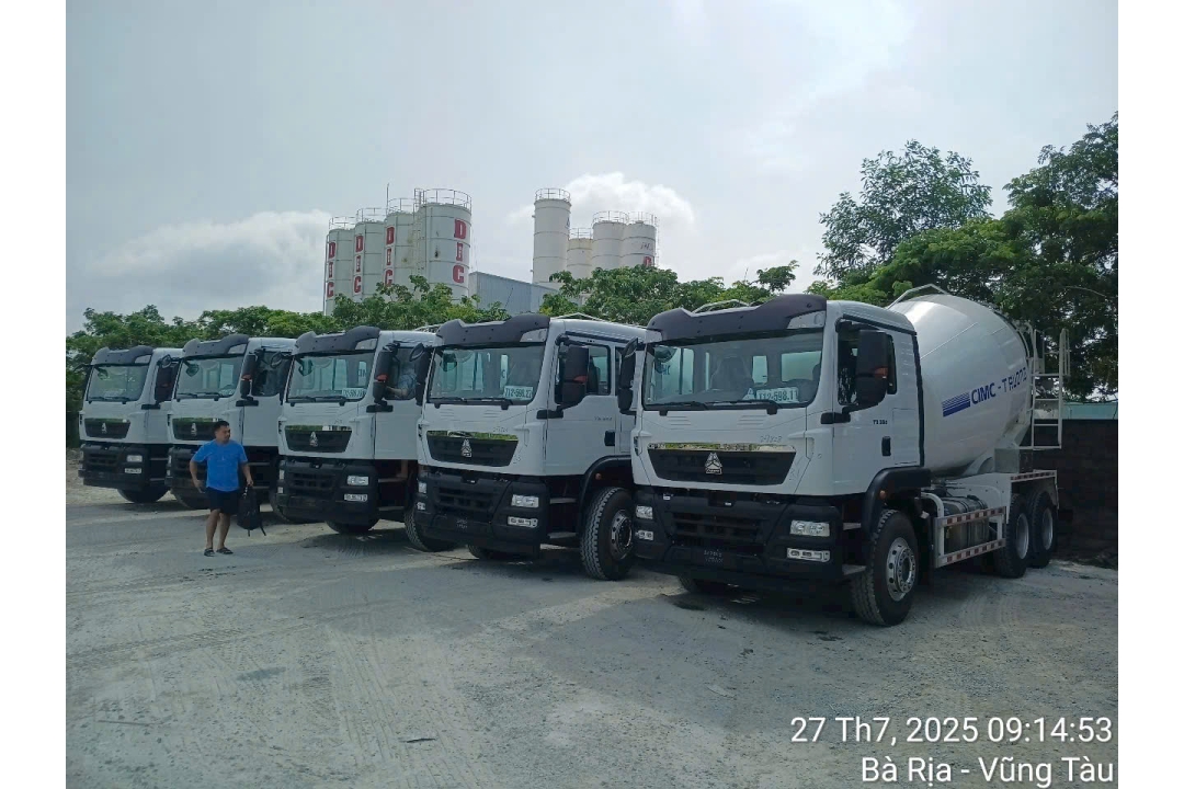 Xe trộn bê tông howo