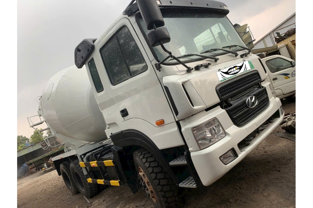 Xe trộn bê tông Hyundai HD270 đời 2015