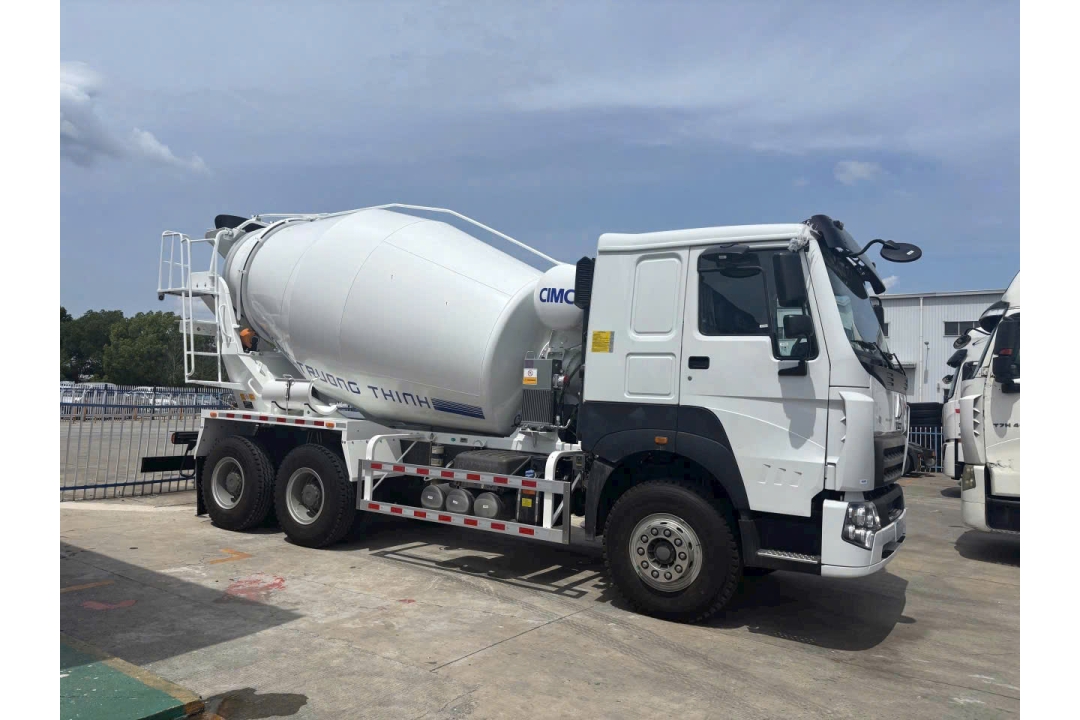 Xe trộn bê tông howo