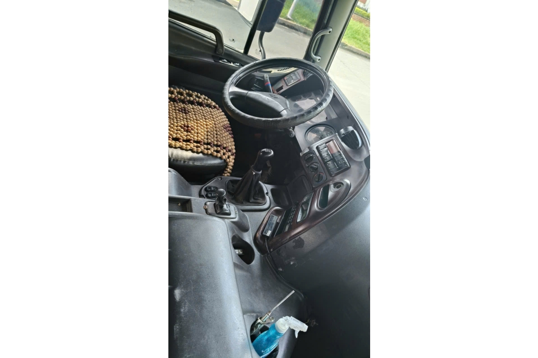 Đầu kéo Hyundai HD1000 cũ