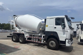 Xe trộn bê tông howo